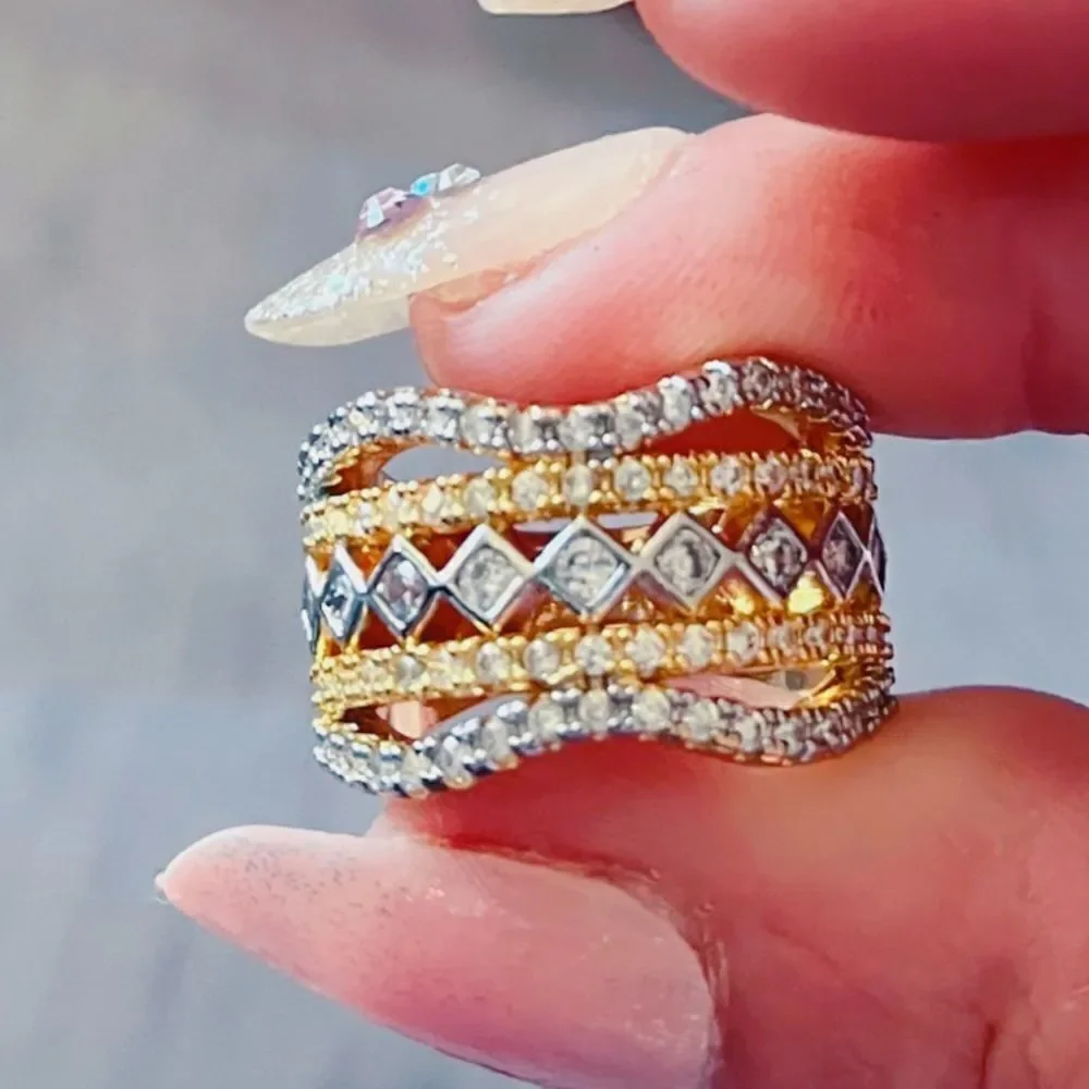The Regency Two Tone Band Ring in size 6